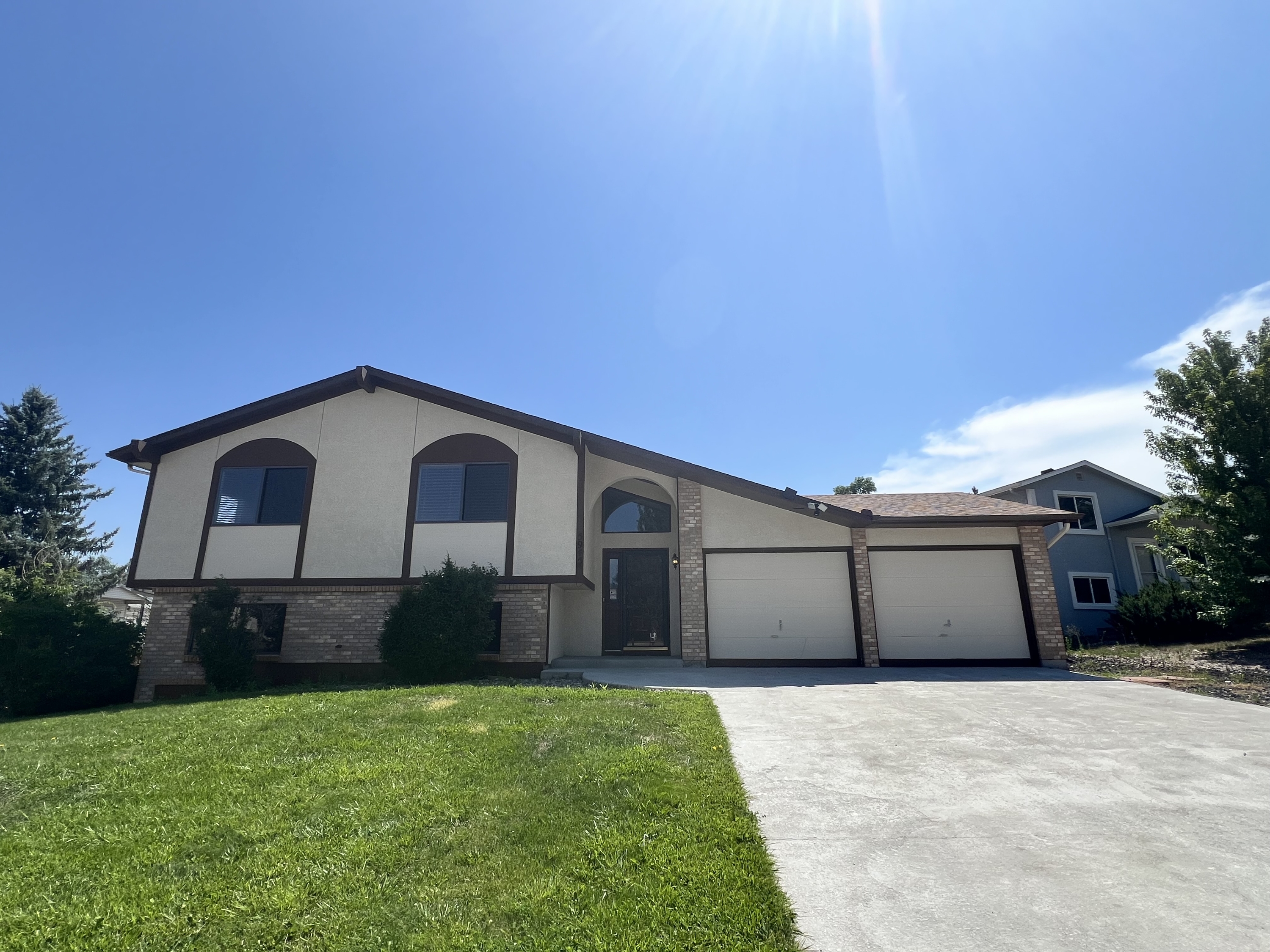 5945 Breeze Ct