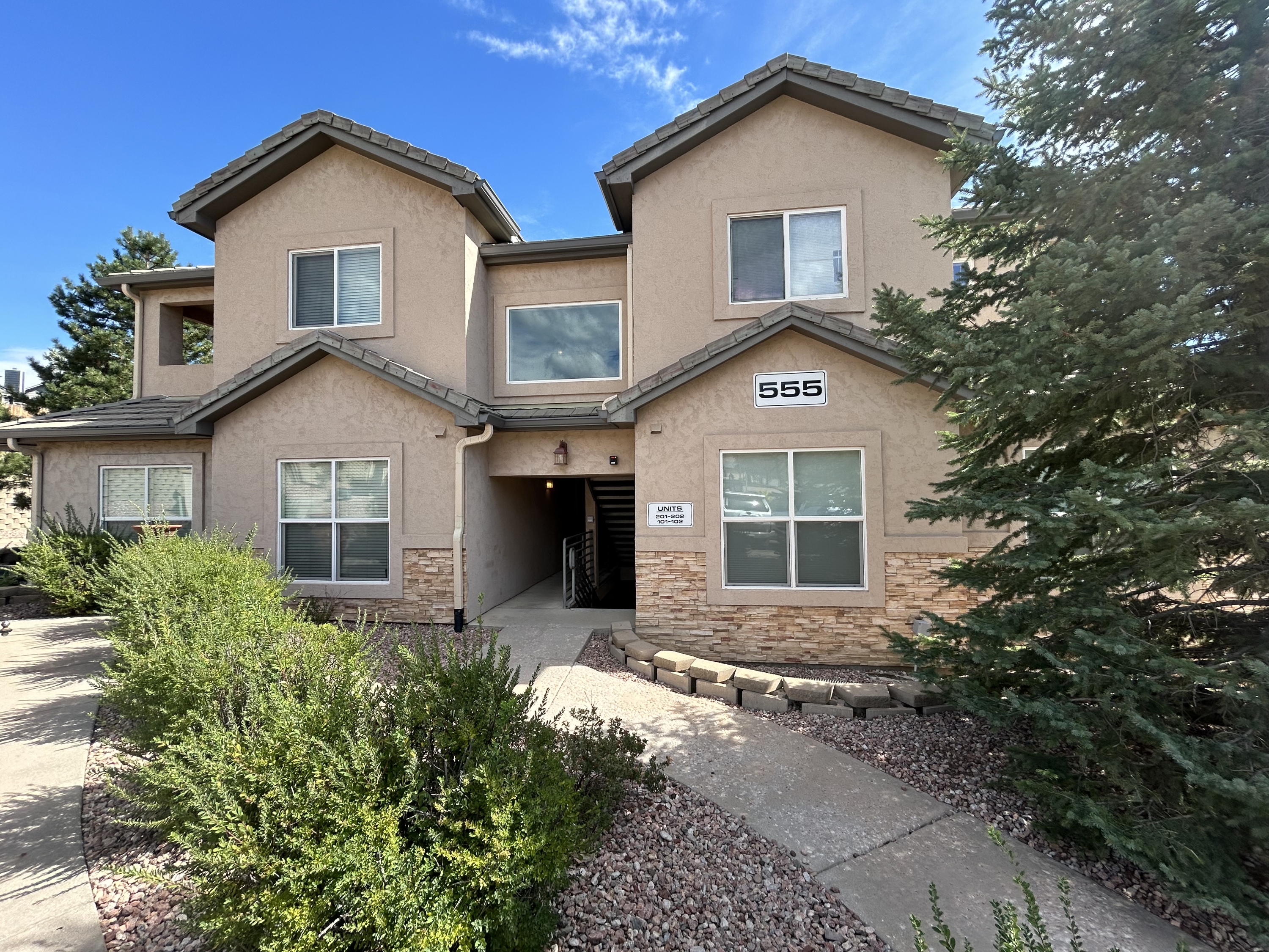 555 Cougar Bluff Point - 102
